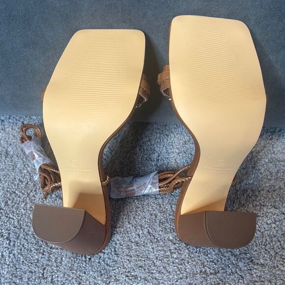 Women’s Liliana Mabel-17 Chunky Gold Tone Chain Lace Up Heel Size 6.5 NEW - Picture 7 of 10